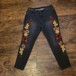 Bandolino Dark Blue Floral Embroidered Skinny Jeans